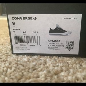 Converse women’s size 9